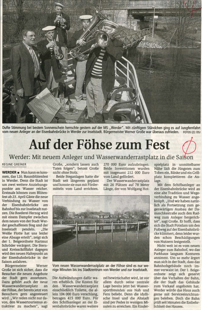 Feierliche Einweihung im April 2005 durch Altbürgermeister Werner Große mit Blasorchester